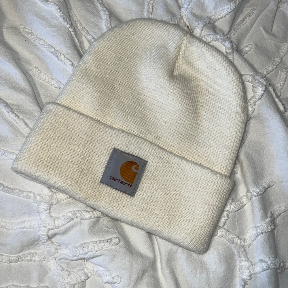 Carhartt white beanie 🤍